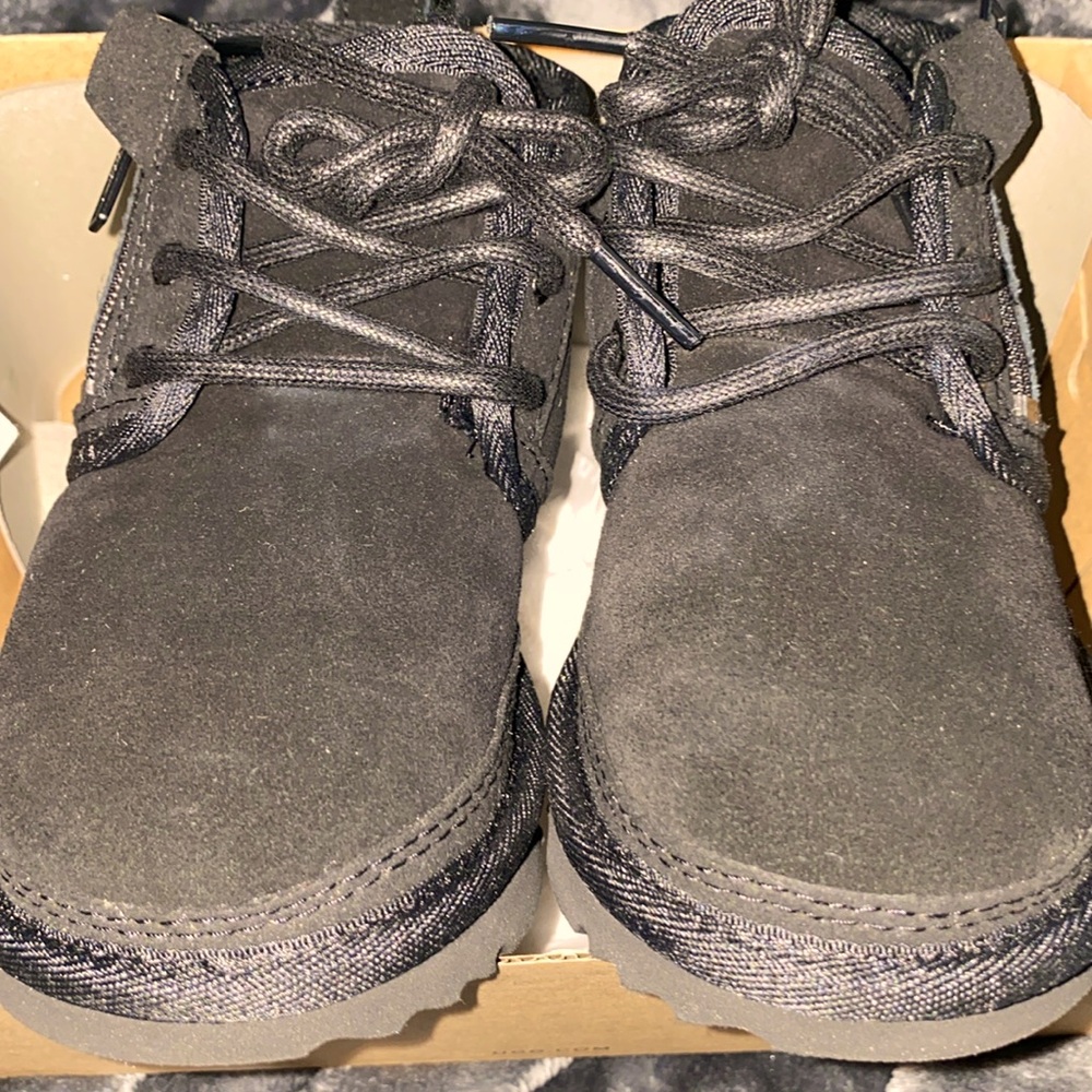 UGG - Picture 5 of 8